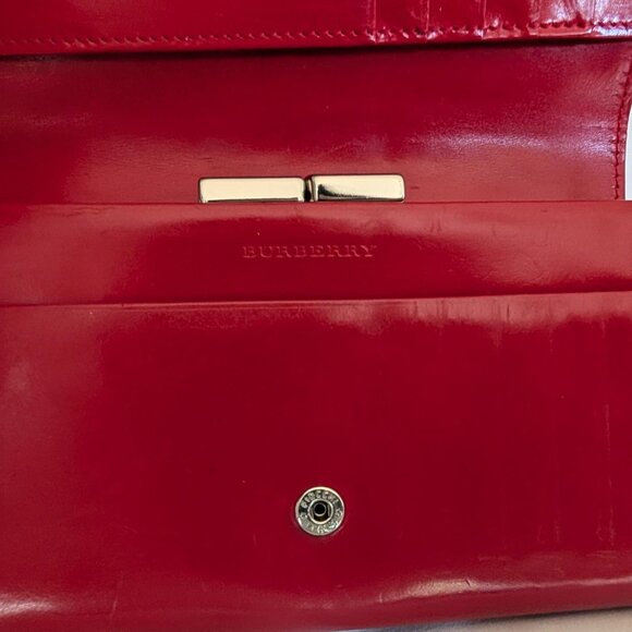 Authentic Burberry Wallet with Nova Check Accents - Picture 7 of 10